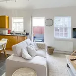 펜션 The Guards Quarters - Uk47594 실로스